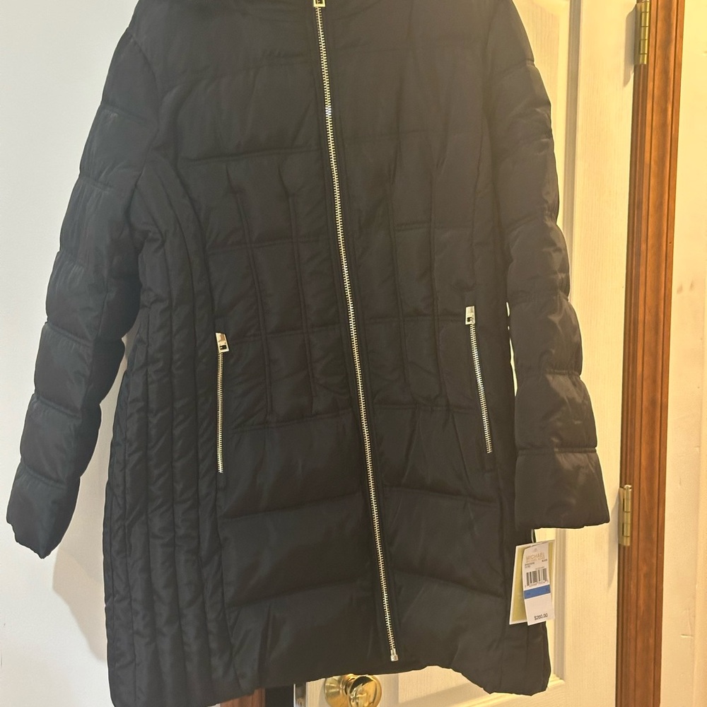MICHAEL Michael Kors Black Puffer Coat with Quilted Design
